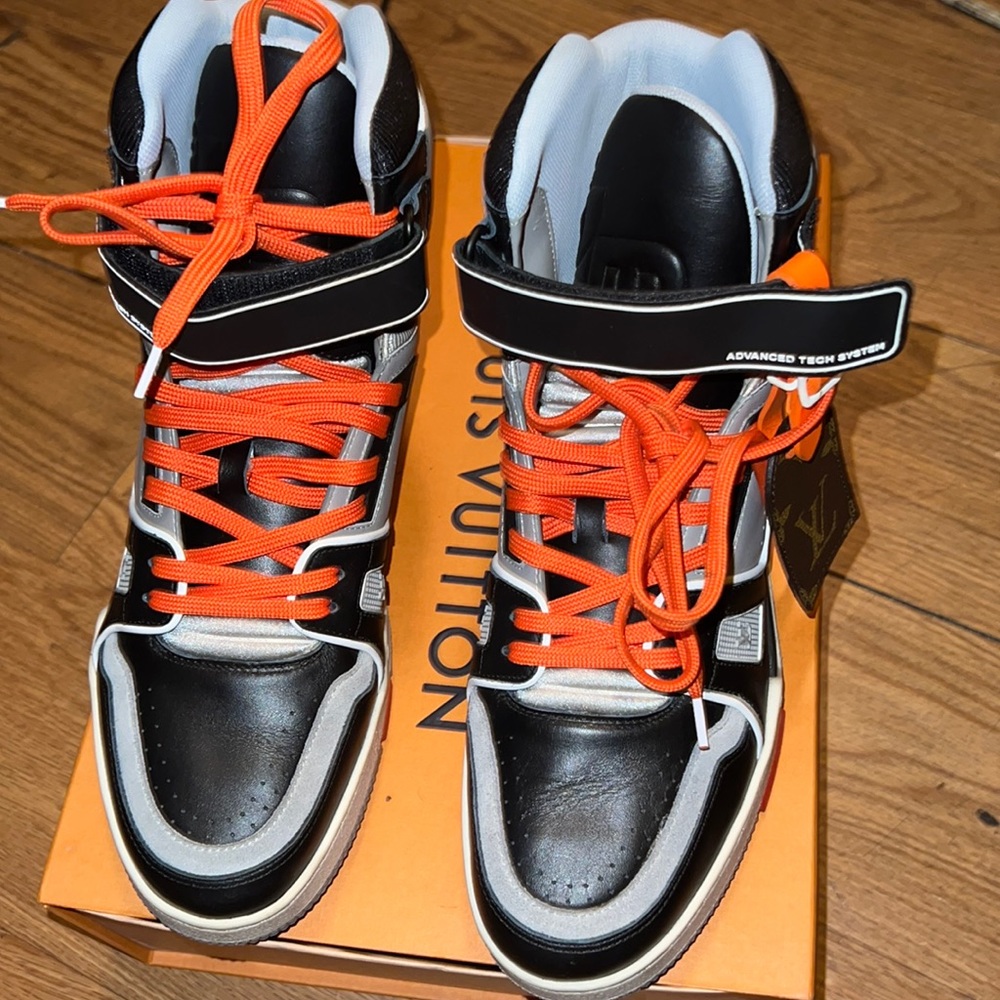 Authentic Men Louis Vuitton sneakers